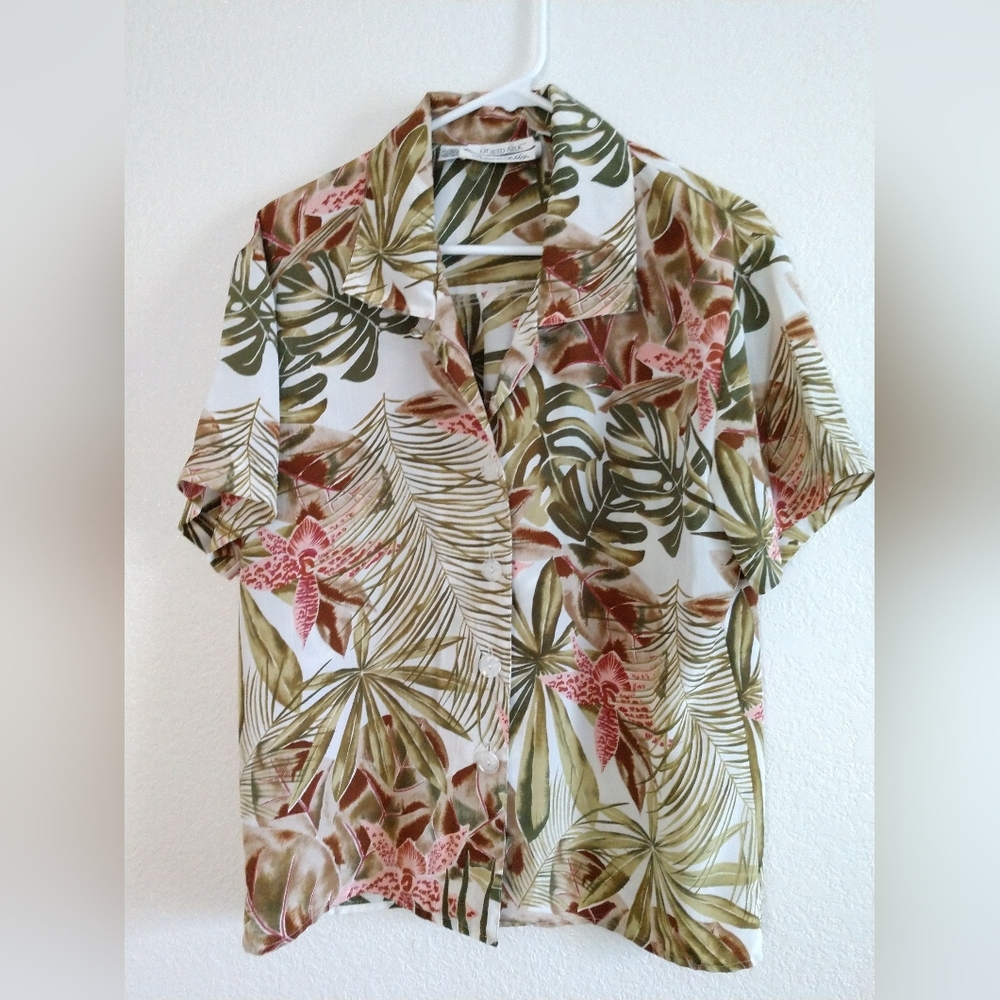 Vintage "Liquid Silk" Peters & Ashley Floral Hawaiian Blouse Shirt 8 Chest 38"